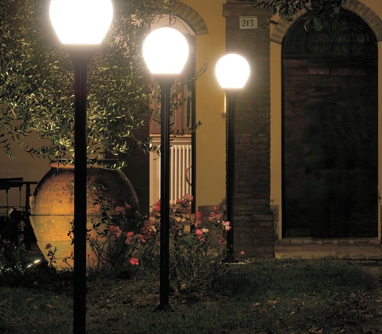 Освещение приусадебного участка Освещение приусадебного участка