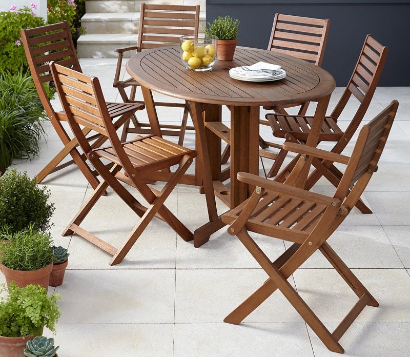 Комплект деревянной садовой мебели от John Lewis Комплект деревянной садовой мебели от John Lewis