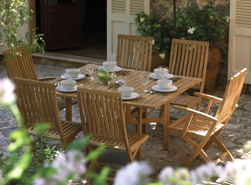 Комплект деревянной садовой мебели от компании Gloster, Bristol Комплект деревянной садовой мебели от компании Gloster, Bristol