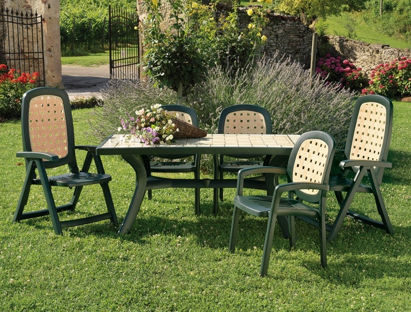 Комплект пластиковой садовой мебели от Nardi, Superga Комплект пластиковой садовой мебели от Nardi, Superga