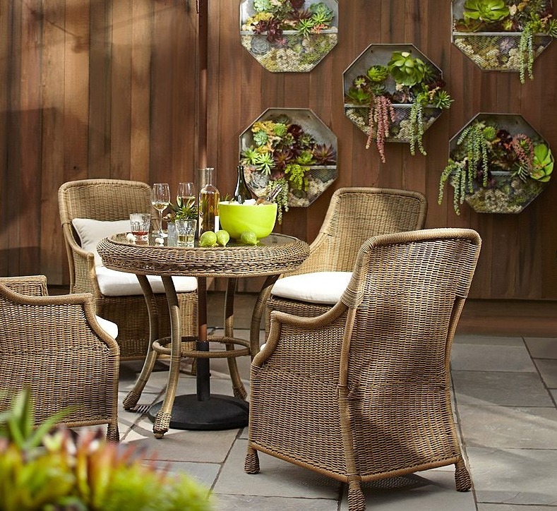 Комплект плетеной садовой мебели, пластиковый шнур, Pottery Barn Комплект плетеной садовой мебели, пластиковый шнур, Pottery Barn