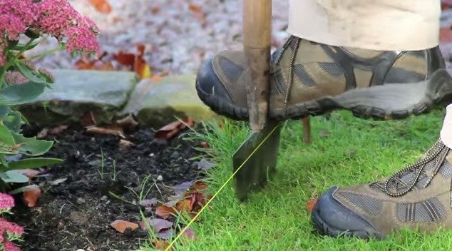 Металлический садовый бордюр для кромки газона