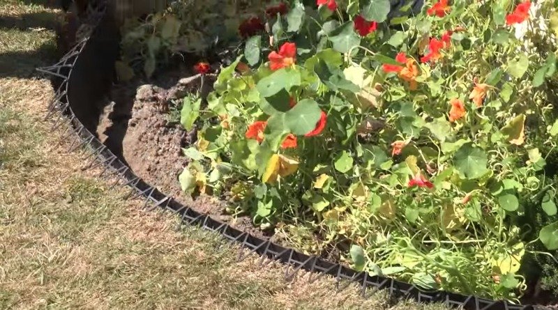 Пластиковый садовый бордюр для кромки газона