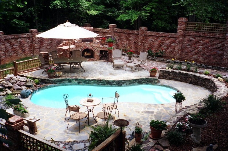 Стационарный бассейн с чашей из стеклопластика