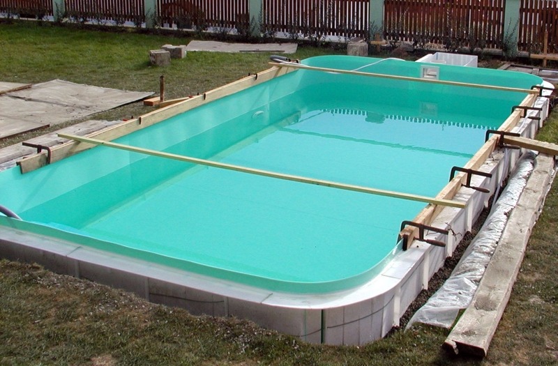 Стационарный бассейн с чашей из полипропилена