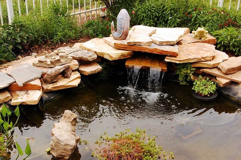 Искусственный пруд на своем участке