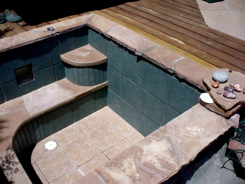 Стационарный бассейн из бетона